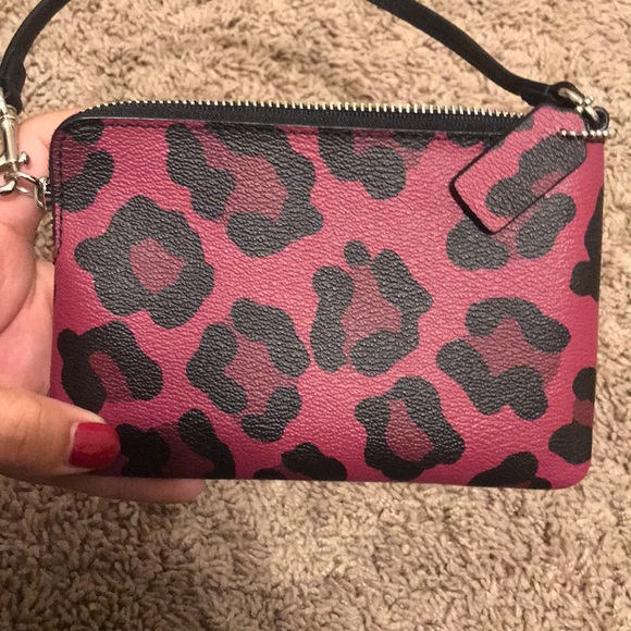 Coach wristlet - Picture 7 of 7